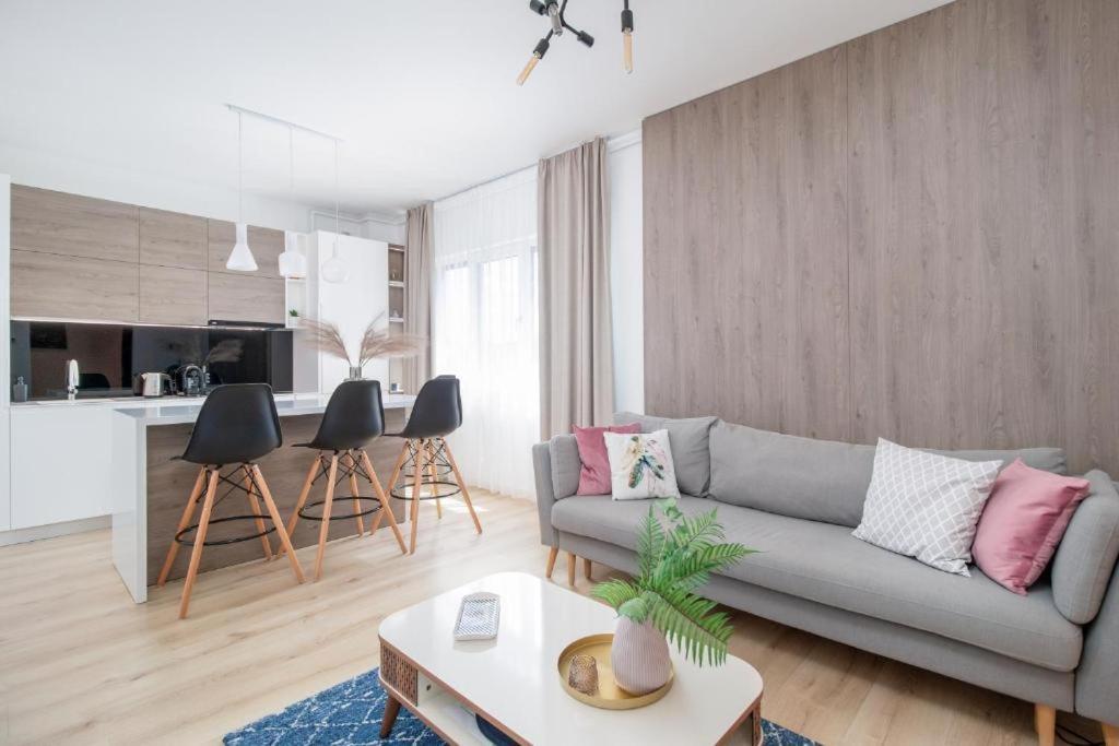 Charlotte Apartment - 2Bedrooms W Parking Near Nymphaea Oradea Rom bilde