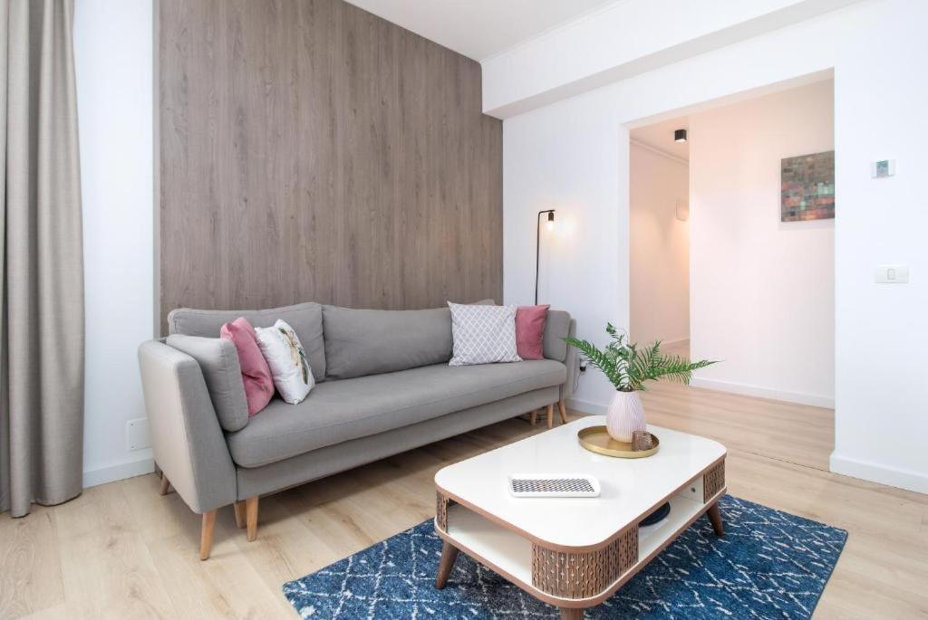 Charlotte Apartment - 2Bedrooms W Parking Near Nymphaea Oradea Rom bilde