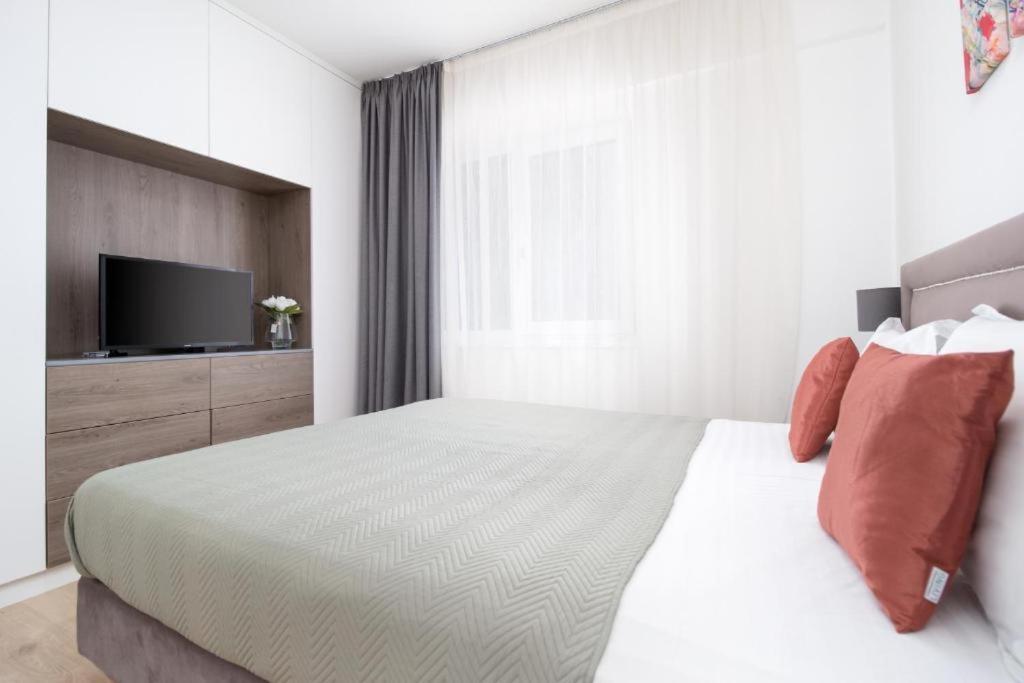 Charlotte Apartment - 2Bedrooms W Parking Near Nymphaea Oradea Rom bilde