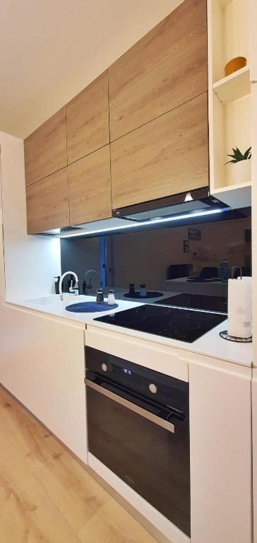 Charlotte Apartment - 2Bedrooms W Parking Near Nymphaea Oradea Eksteriør bilde
